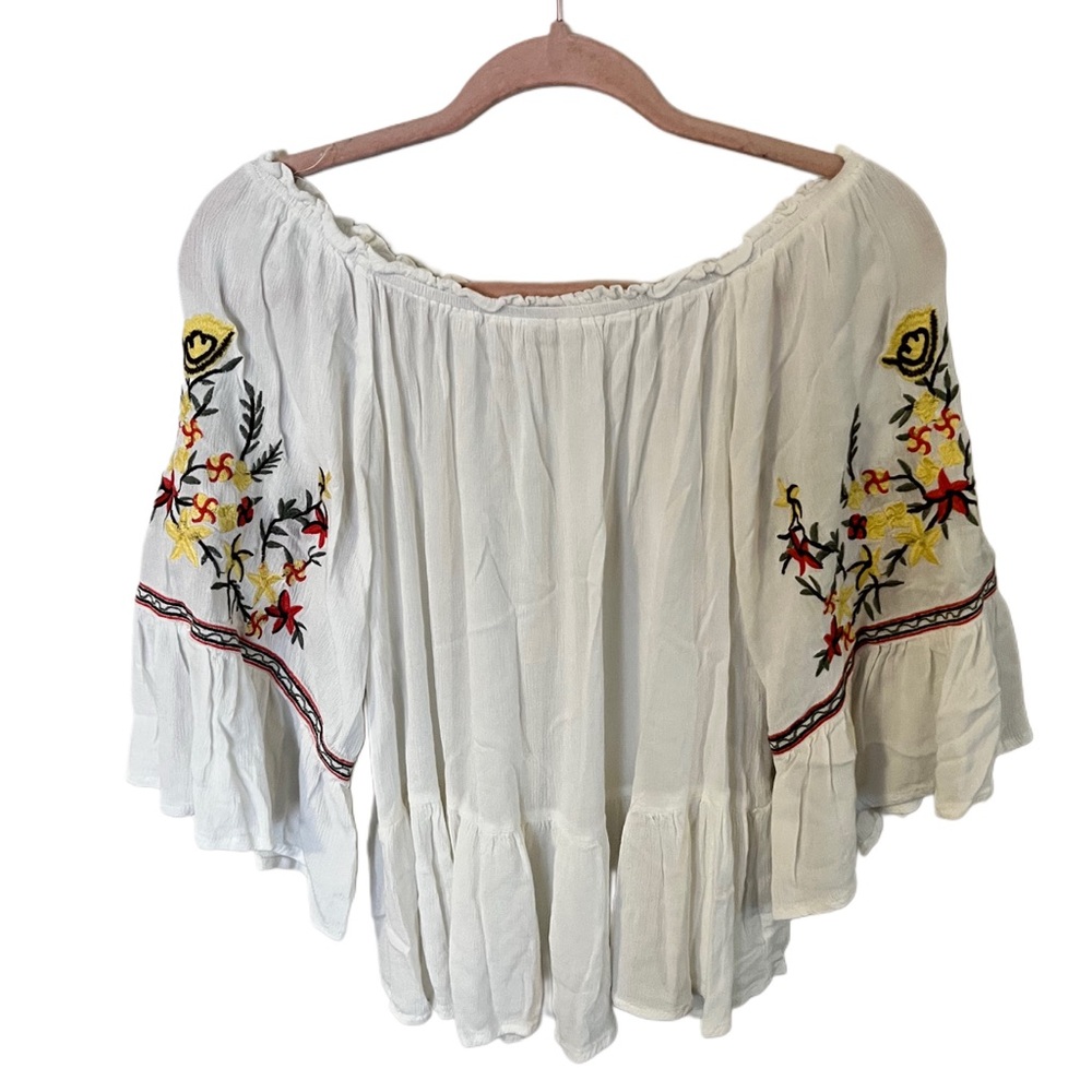 Altar’d State off shoulder Boho inspired embroidered sleeve S/M